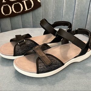 Alegria Traq Sandals